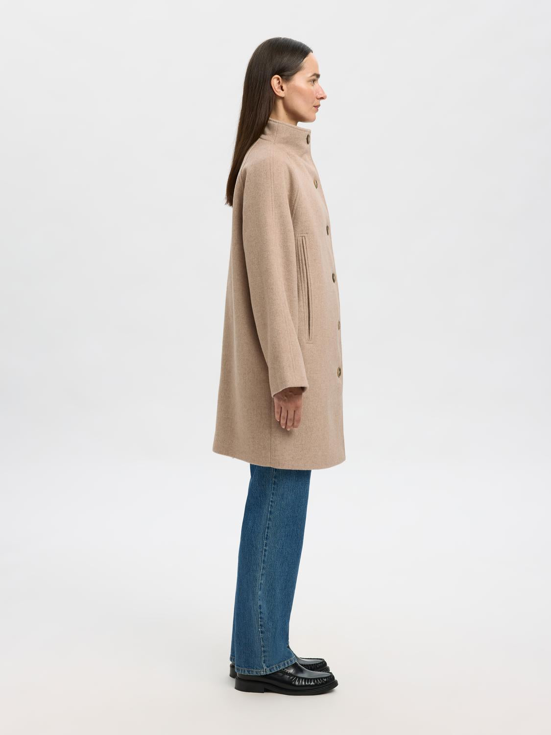 model_shot-front